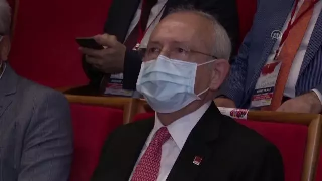 Kılıçdaroğlu, STK'lar ve partililerle bir araya geldi Kılıçdaroğlu, STK'lar ve partililerle bir araya geldi