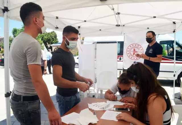 Kovid-19 aşılama oranı en yüksek ikinci kent Amasya'da aşı çadırları kuruldu Kovid-19 aşılama oranı en yüksek ikinci kent Amasya'da aşı çadırları kuruldu