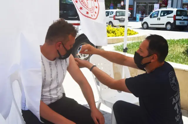 Kovid-19 aşılama oranı en yüksek ikinci kent Amasya'da aşı çadırları kuruldu 3 Kovid-19 aşılama oranı en yüksek ikinci kent Amasya'da aşı çadırları kuruldu