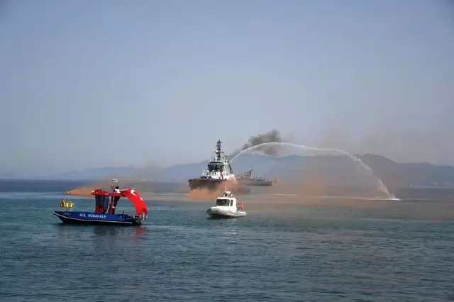 Kuşadası'nda Denizcilik ve Kabotaj Bayramı kutlandı