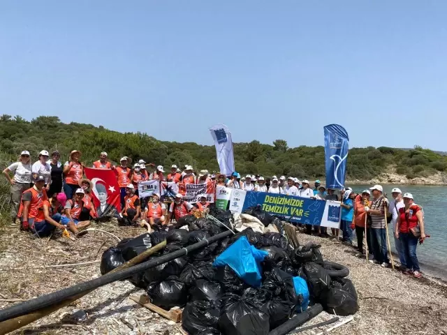 Kuşadası'nda Denizcilik ve Kabotaj Bayramı kutlandı