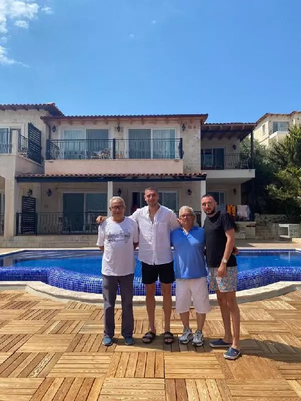 Merih Demiral Kaş'ta tatil yaptı