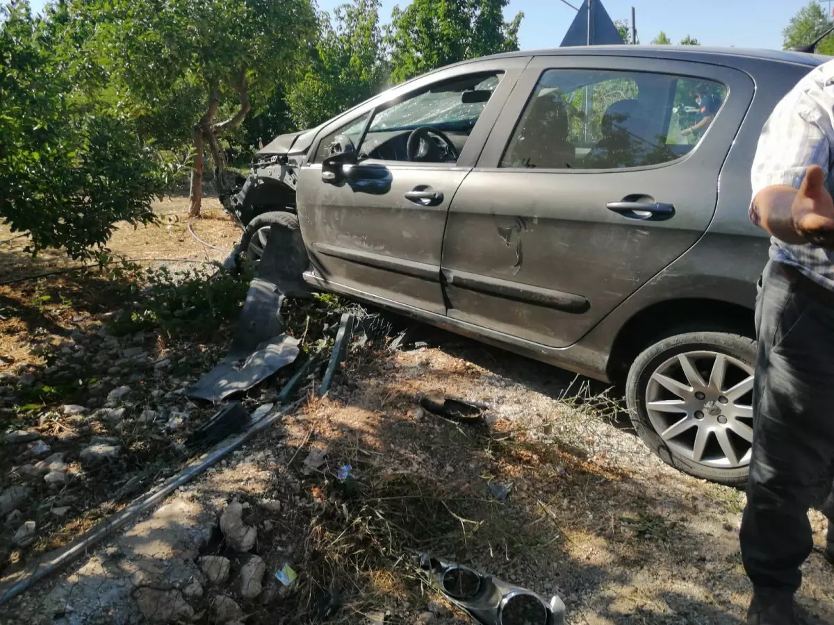 Otomobilin çarptığı iki kadın öldü