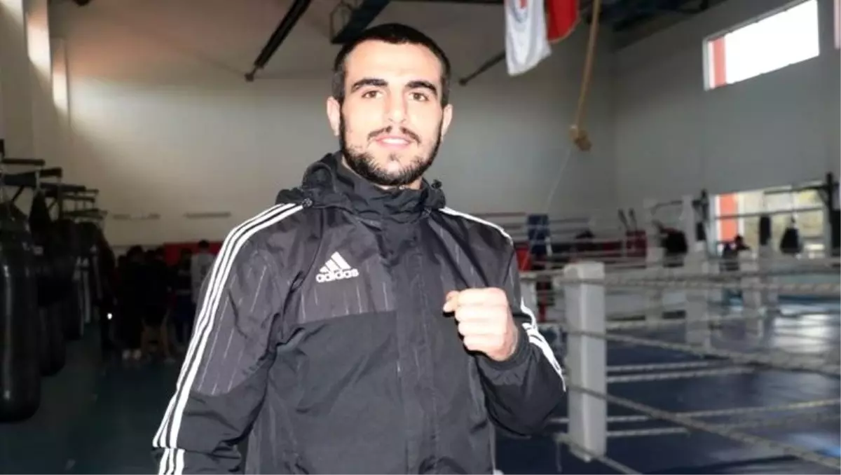 Son dakika haberi! Bakan Kasapoğlu olimpiyat kotası alan milli boksör Necati Ekinci'yi tebrik etti