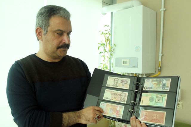 Evi banka gibi! Samsunlu koleksiyoner 40 yılda 105 ülkenin parasını biriktirdi