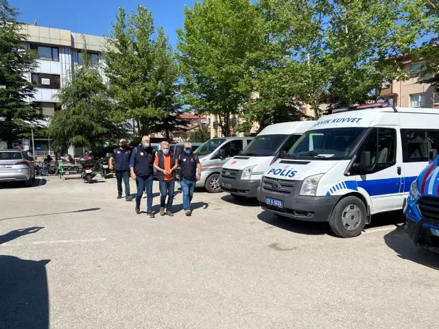 Son dakika haberleri | Terör örgütleri üyelerine finans sağlayan 2 şahıs adliyeye sevk edildi 2 Son dakika haberleri | Terör örgütleri üyelerine finans sağlayan 2 şahıs adliyeye sevk edildi