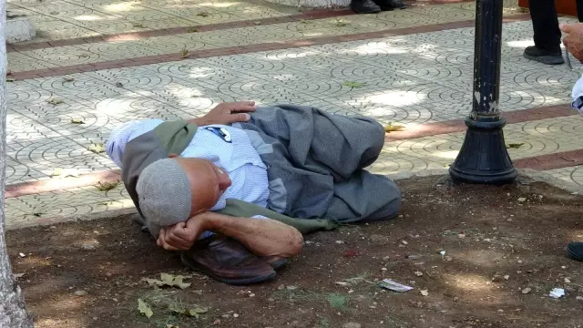 Vatandaşlar soğuk hava depolarında serinliyor