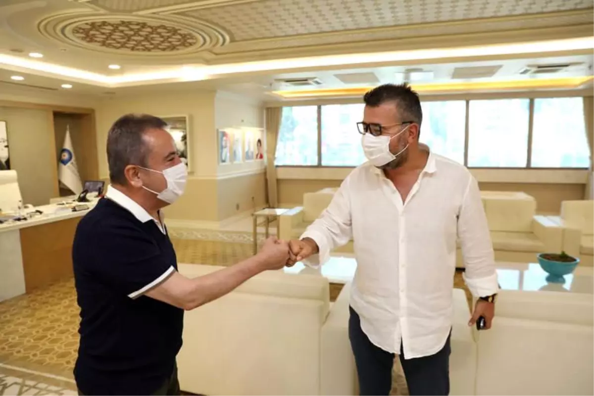 Antalyaspor'un Yeni Yönetiminden Başkan Muhittin Böcek'e Ziyaret