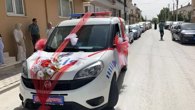 Bekçi, gelin almaya süslenen devriye aracı ile gitti 2 Bekçi, gelin almaya süslenen devriye aracı ile gitti