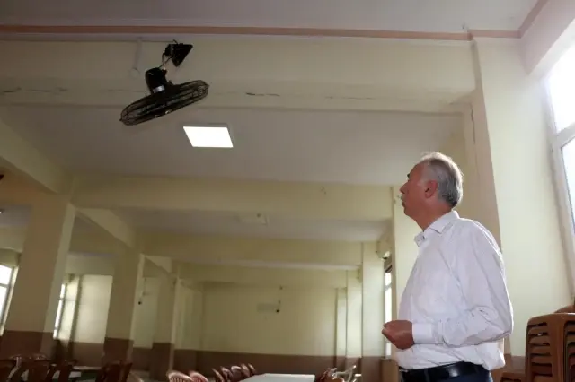 Belediye, üveyiklerin yuvası bozulmasın diye düğün salonunu kiraya vermedi 2 Belediye, üveyiklerin yuvası bozulmasın diye düğün salonunu kiraya vermedi