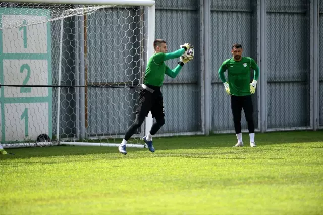 Bursaspor çalışmalarını sıcak havada sürdürdü
