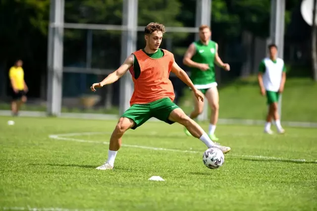 Bursaspor çalışmalarını sıcak havada sürdürdü