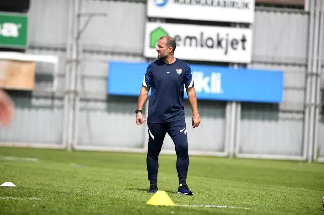 Bursaspor çalışmalarını sıcak havada sürdürdü