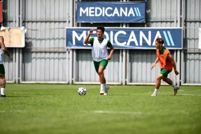 Bursaspor çalışmalarını sıcak havada sürdürdü
