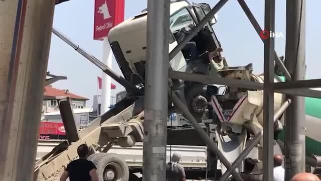 damperi acik kalan kamyon ust gecide carpti 4 14241553 o
