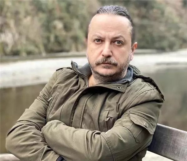 Deniz Çakır'ın eski sevgilisi Güvenç Dağüstün gözaltına alındı Deniz Çakır'ın eski sevgilisi Güvenç Dağüstün gözaltına alındı
