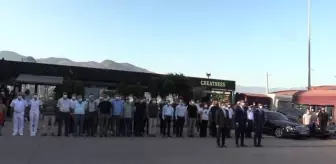 Liman: Denizcilik ve Kabotaj Bayramı dolayısıyla düzenlenen yağlı direk yarışı ilgi gördü Liman: Denizcilik ve Kabotaj Bayramı dolayısıyla düzenlenen yağlı direk yarışı ilgi gördü