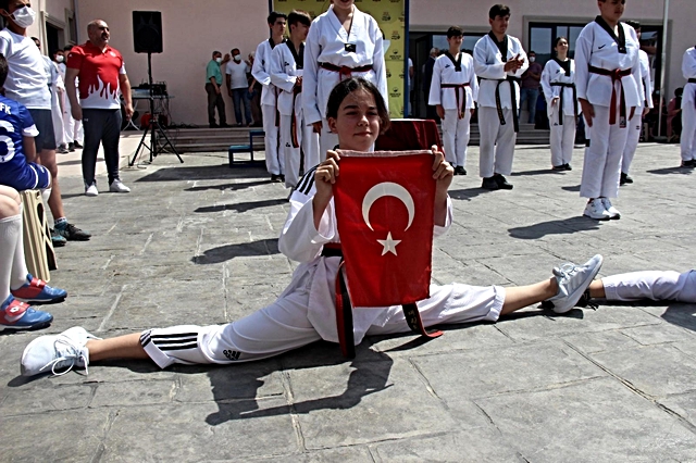 derince nin spor kompleksi dualarla hizmete a 5 14241019 o