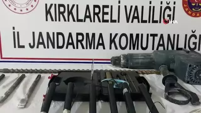 Dur ihtarına uymayan otomobilden dinamit çıktı