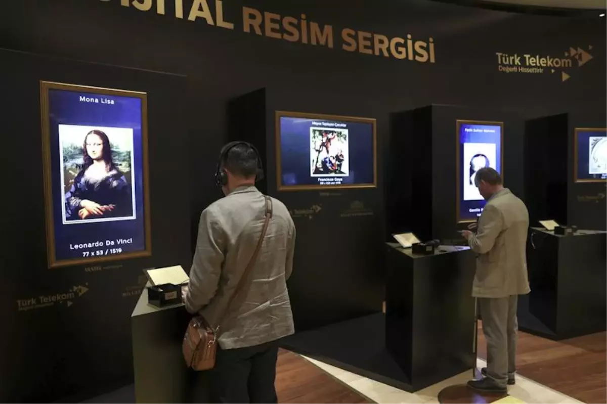 Görme Engelli Sanatseverler 'Tablolar Konuşuyor Dijital Resim Sergisi'ni Gezdi