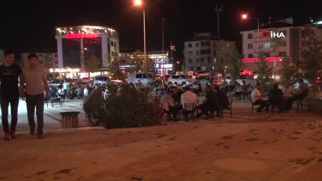 kisitlamalarin kalktigi ilk aksamda vatandasl 3 14239153 o