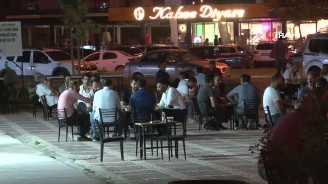 kisitlamalarin kalktigi ilk aksamda vatandasl 4 14239153 o