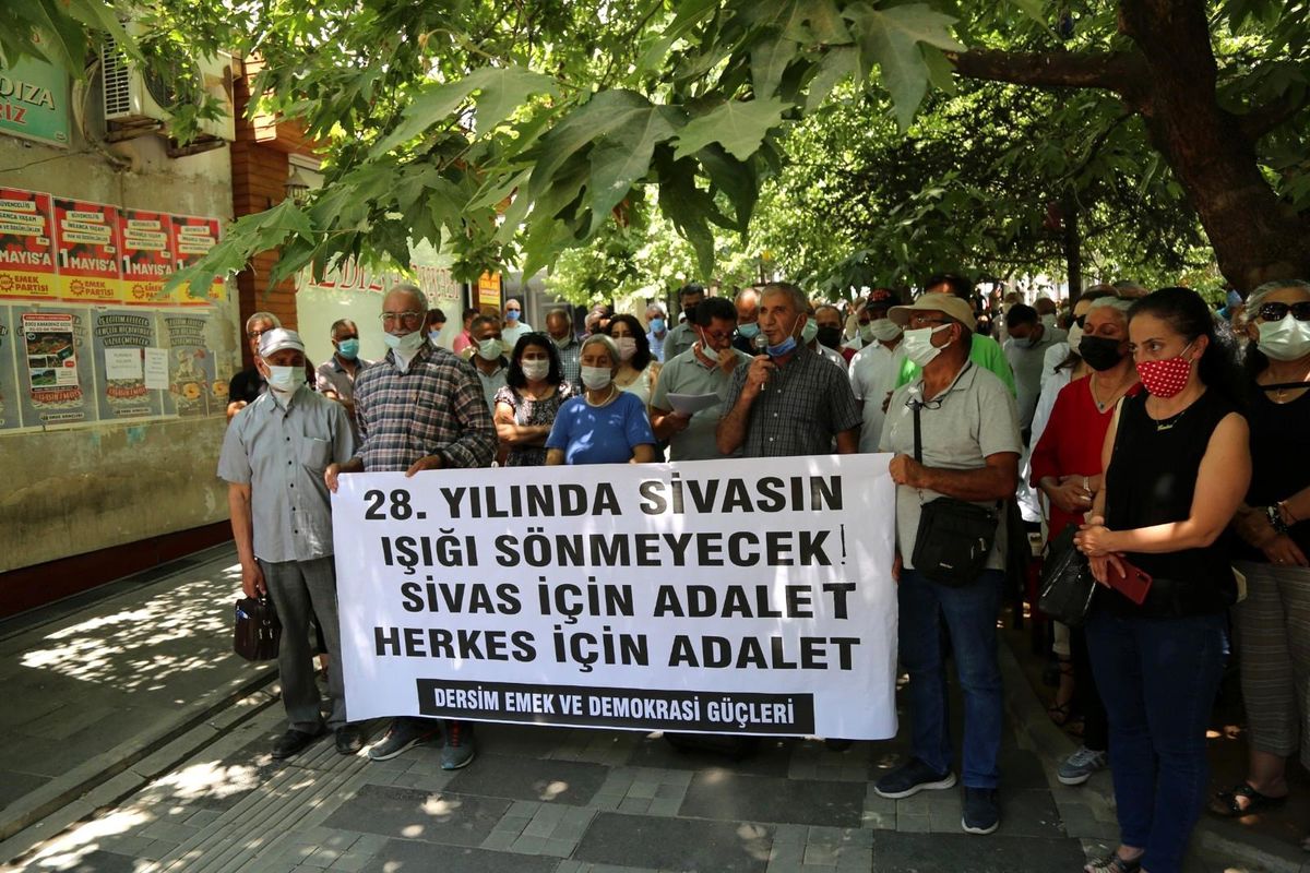 Madımak olayında hayatını kaybedenler Tunceli'de anıldı
