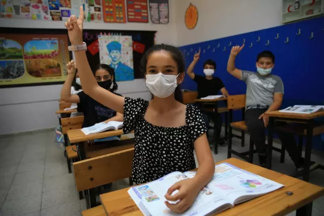 Minik öğrenciler Küçük Hayaller ile yazarlığa ilk adımı attı