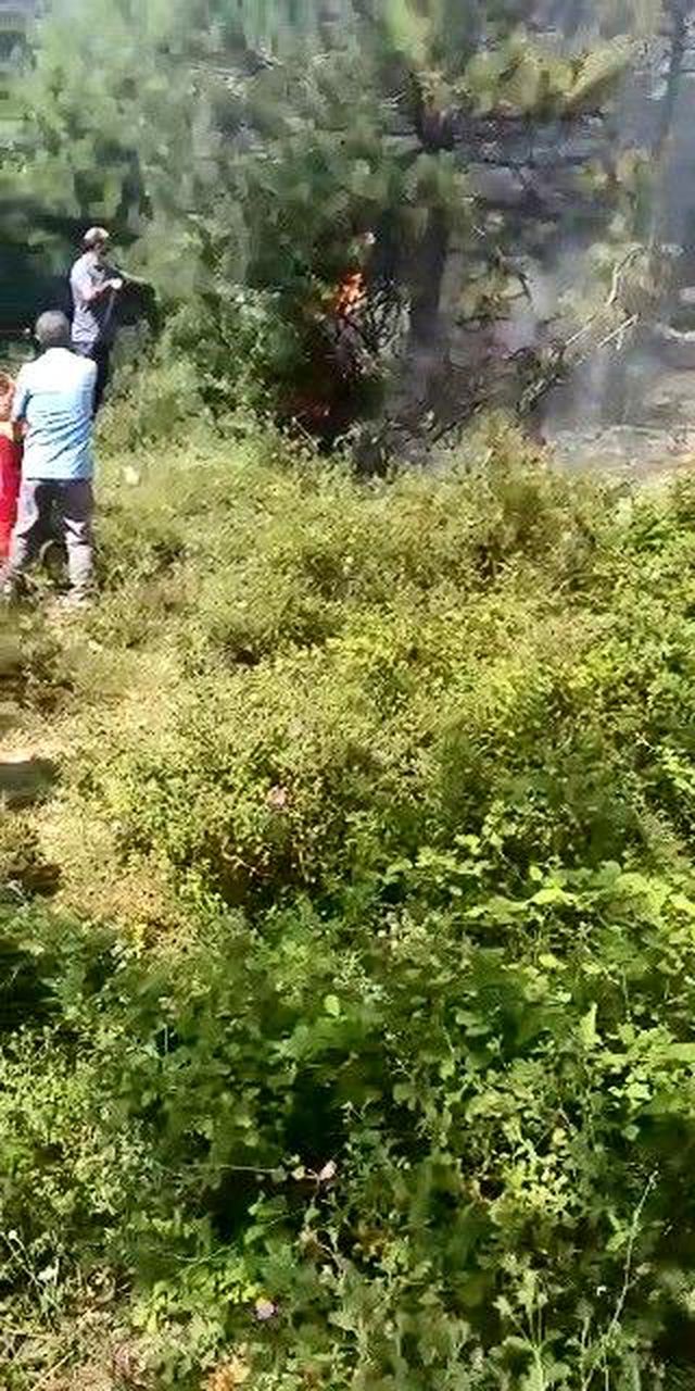 saglik calisanlari yangin tupleri ile yanan o 4 14241342 o