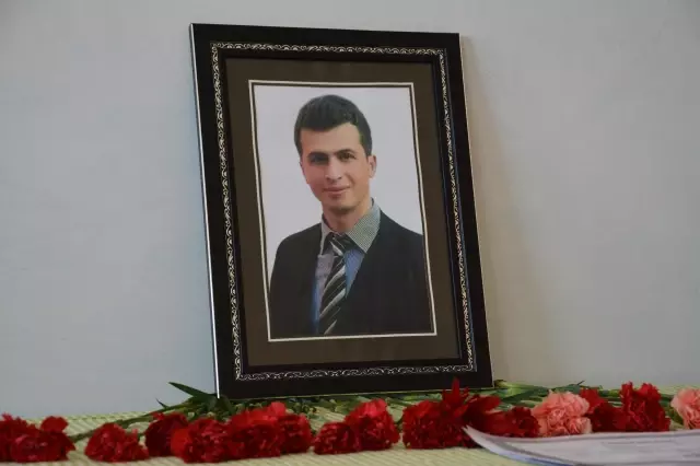 ŞANLIURFA - Şehit Necmettin Yılmaz'ın öğrencileri, karne gününde öğretmenlerini andı