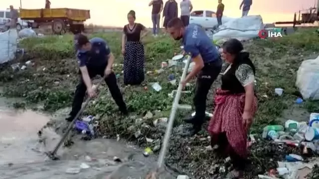 Edirne'de dükkanları sel suları bastı, esnaf malzemelerini kurtarmak için seferber oldu