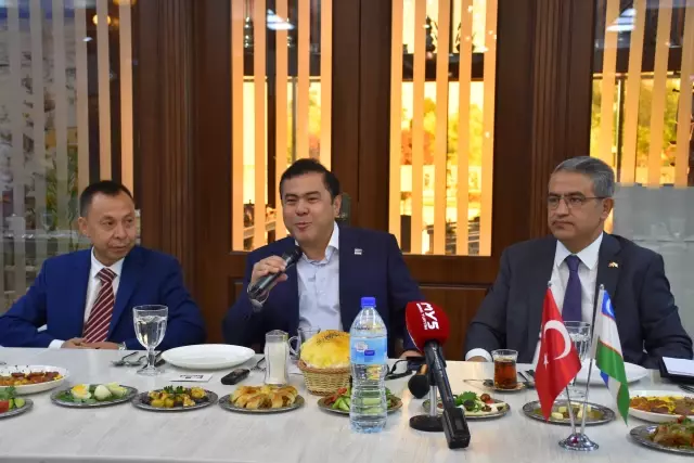 Türkiye'nin Taşkent Büyükelçisi Olgan Bekar, Özbek gazetecilerle bir araya geldi