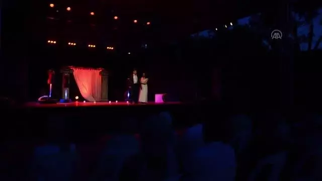 Uluslararası Türkçe Tiyatro Yapan Ülkeler Festivali Fedra adlı oyunla perdelerini kapattı