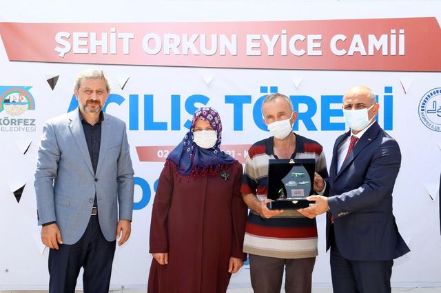 uzman cavusun ismi sehit dustugu camiye veril 3 14241282 o