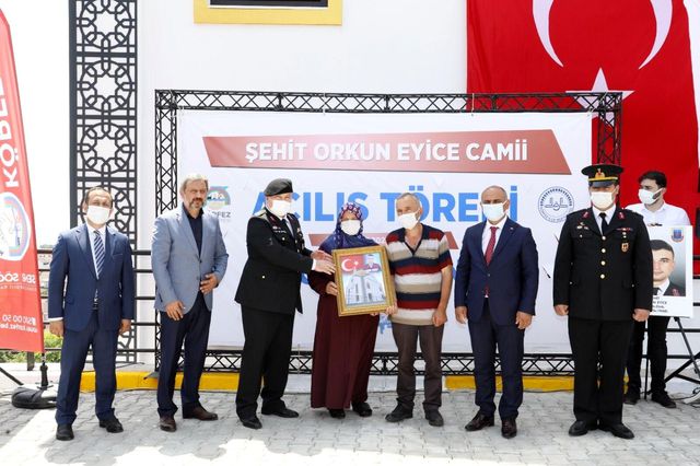 uzman cavusun ismi sehit dustugu camiye veril 6 14241282 o
