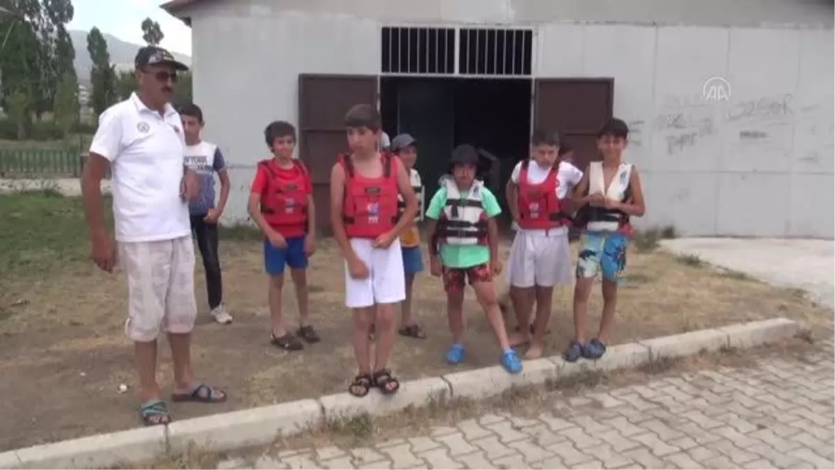 Yelkenciler, Van Gölü'nde şampiyonalara hazırlanıyor