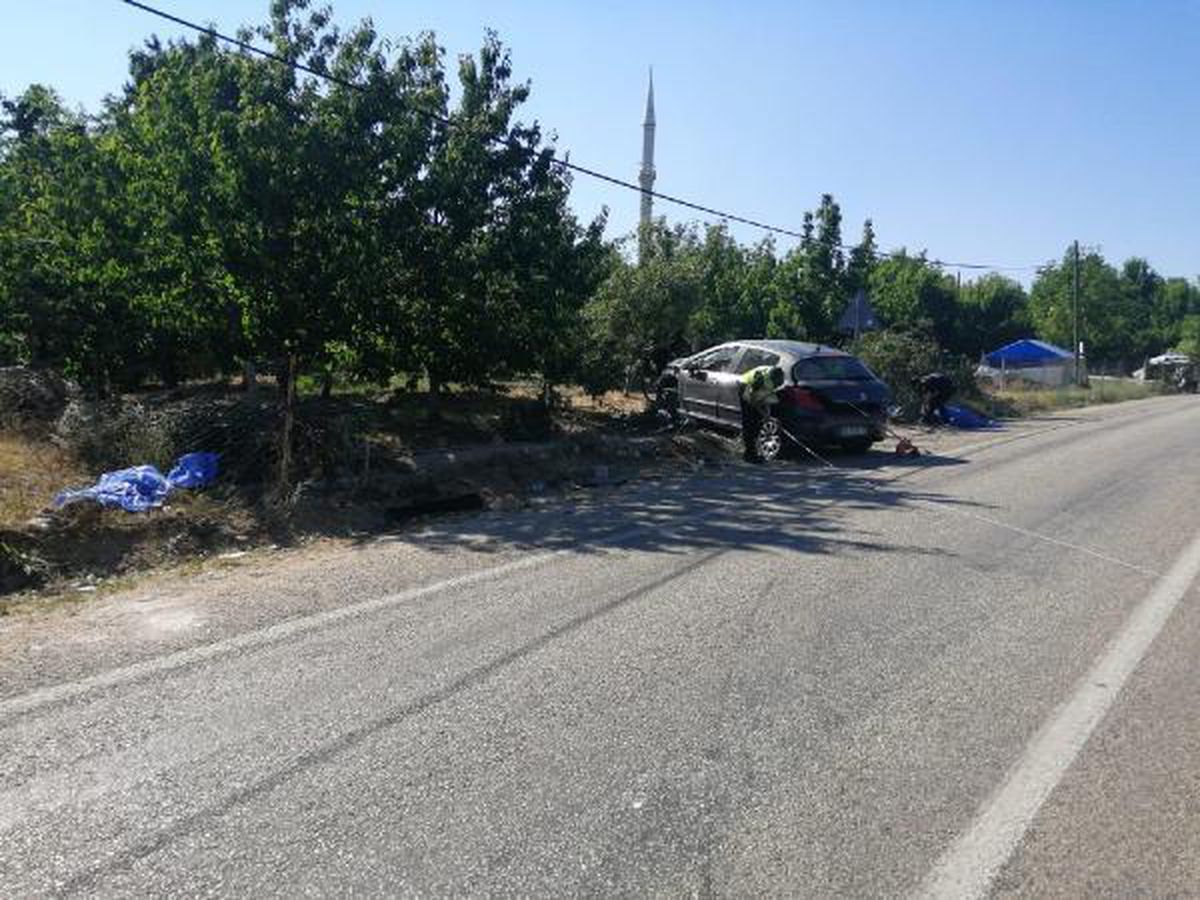 Yolun karşısına geçmek isterken otomobilin çarptığı 2 kadın öldü