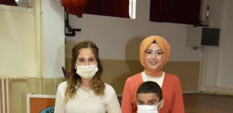 Yozgat, Kırıkkale, Nevşehir ve Kırşehir'de öğrenciler karne heyecanı yaşadı