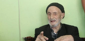 110 yaşındaki Mahmut dede, günde 2 litre kola içiyor