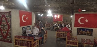 45 dereceyi gören Gaziantep'te battaniye ve sobayla ısınıyorlar