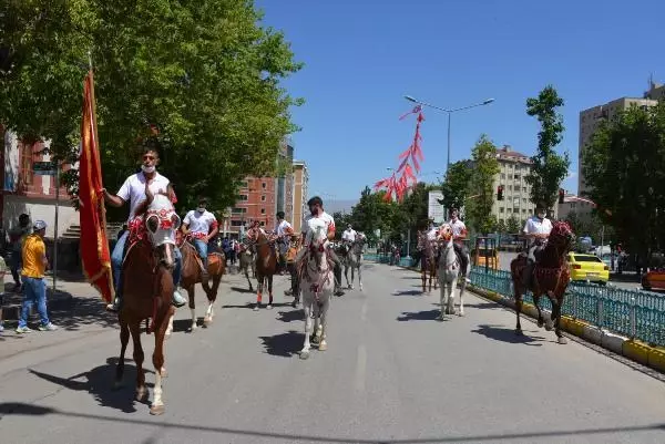 ATATÜRK'ÜN ERZURUM'A GELİŞİNİN 102'NCİ YILI 2 ATATÜRK'ÜN ERZURUM'A GELİŞİNİN 102'NCİ YILI