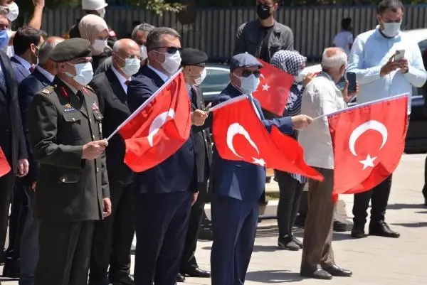 ATATÜRK'ÜN ERZURUM'A GELİŞİNİN 102'NCİ YILI 7 ATATÜRK'ÜN ERZURUM'A GELİŞİNİN 102'NCİ YILI
