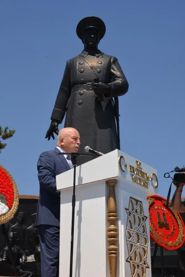 ATATÜRK'ÜN ERZURUM'A GELİŞİNİN 102'NCİ YILI 8 ATATÜRK'ÜN ERZURUM'A GELİŞİNİN 102'NCİ YILI