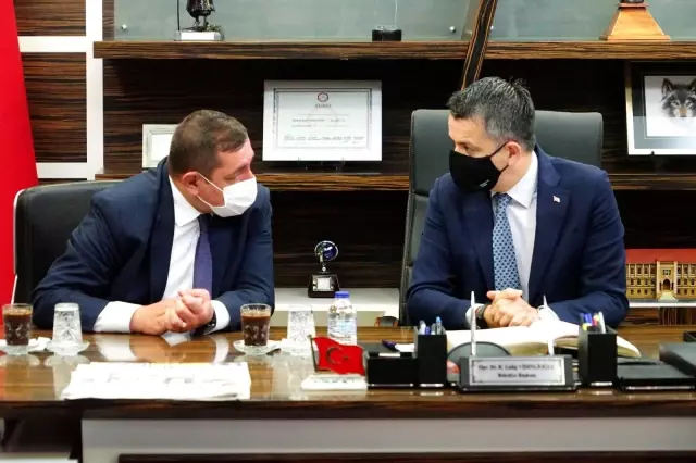 Bakan Pakdemirli'den Meral Akşener'e 'akıllı yangın' tepkisi
