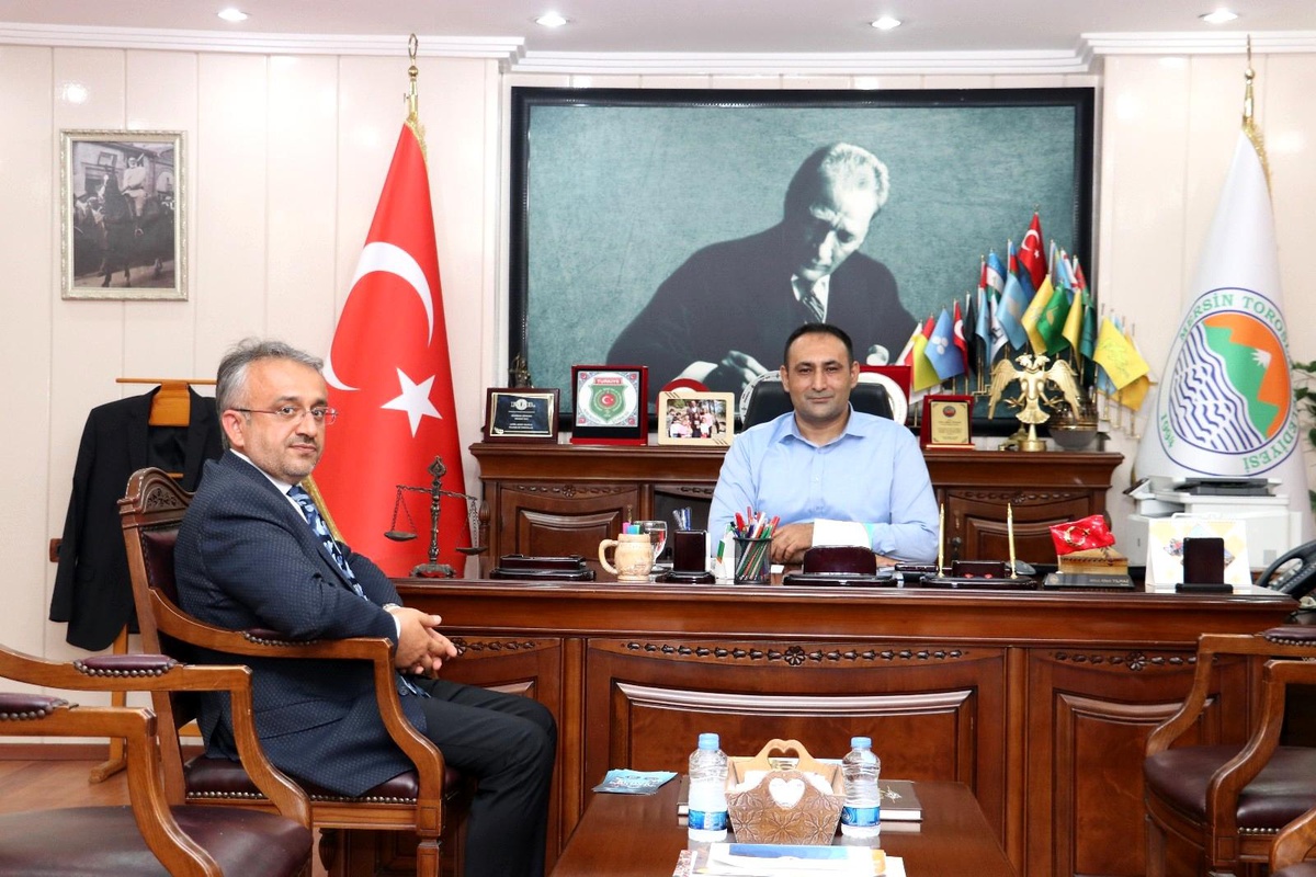 Toroslar Belediye Başkanı Yılmaz'dan, Türkiye Diyanet Vakfına kurban bağışı