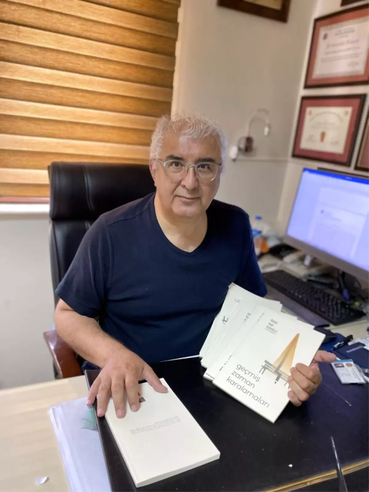 Hakan Hadi Kadıoğlu�nun �Geçmiş Zaman Karalamaları� isimli kitabı çıktı