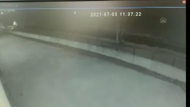 Son dakika haberleri: Hemzemin geçitte tren hafif ticari araca çarptı: 1 ölü