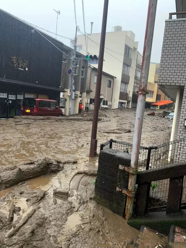 Japonya'yı vuran sel ve heyelanın bilançosu netleşiyor: 2 ölü