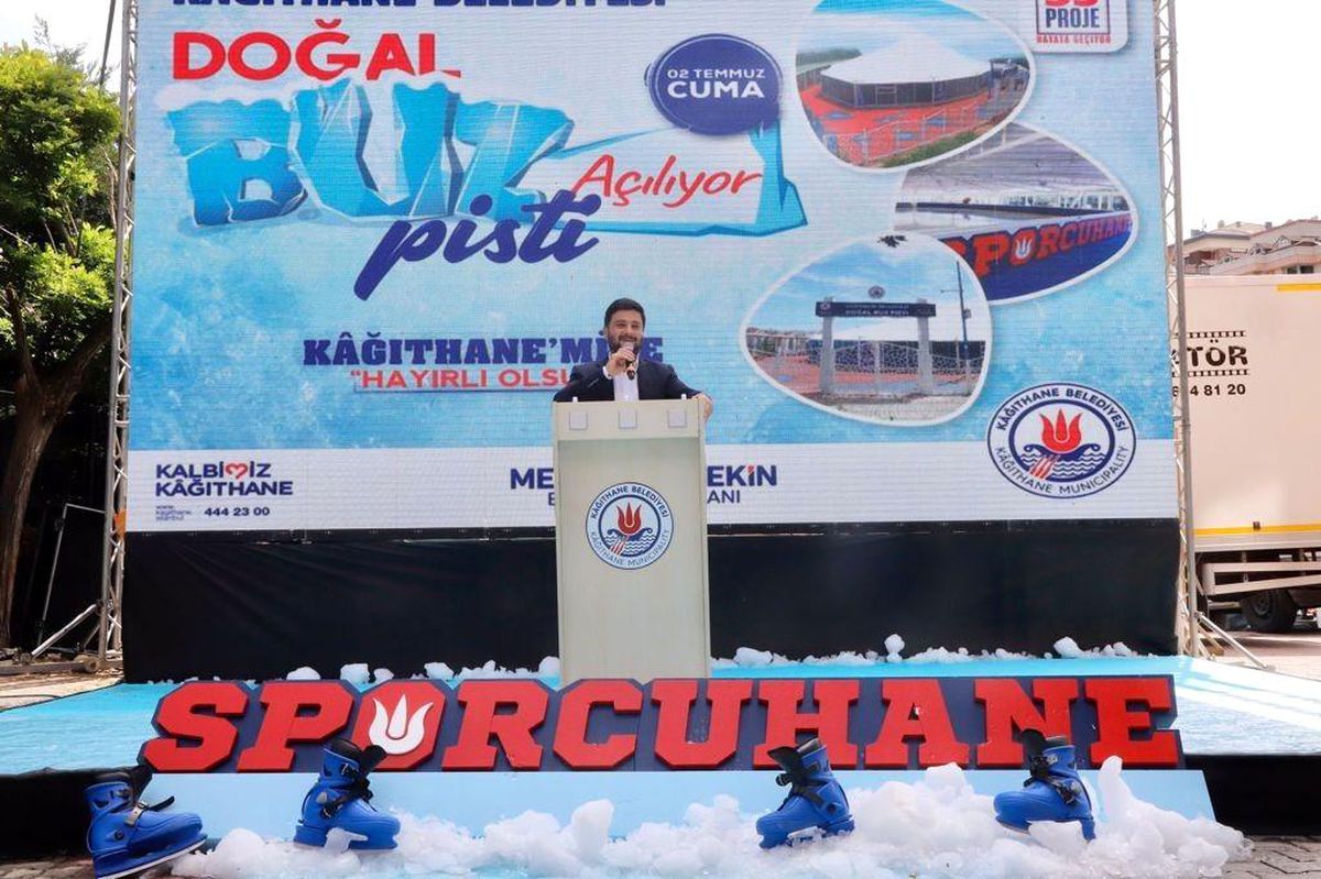 Kağıthane'de doğal buz pisti hizmete açıldı