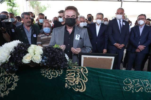 Kartal Tibet son yolculuğuna uğurlanıyor! Sevenleri, Yeşilçam'ın unutulmaz oyuncusunu yalnız bırakmadı